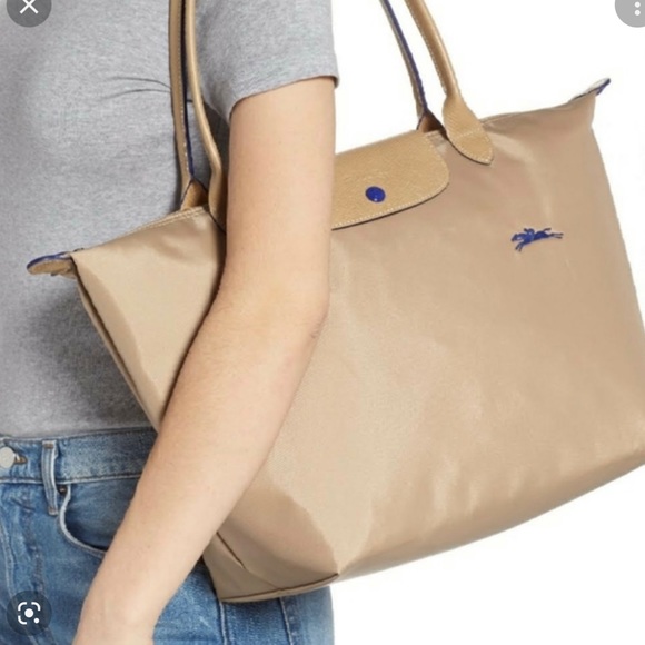 Longchamp Handbags - Longchamp Le Pliage Club Large Tote
